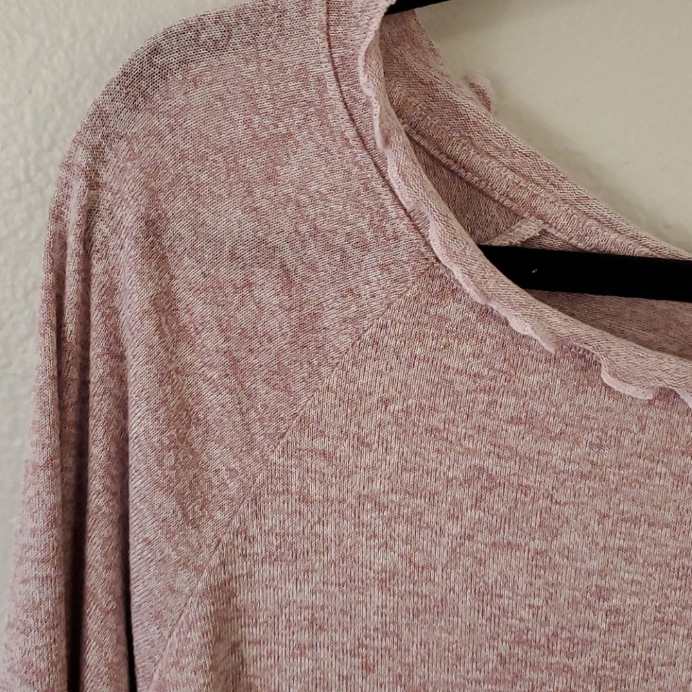 Gibson Ruffled Edge Raglan Pullover - Picture 4 of 7